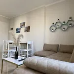 Central Apartment M. Shyri Str.1