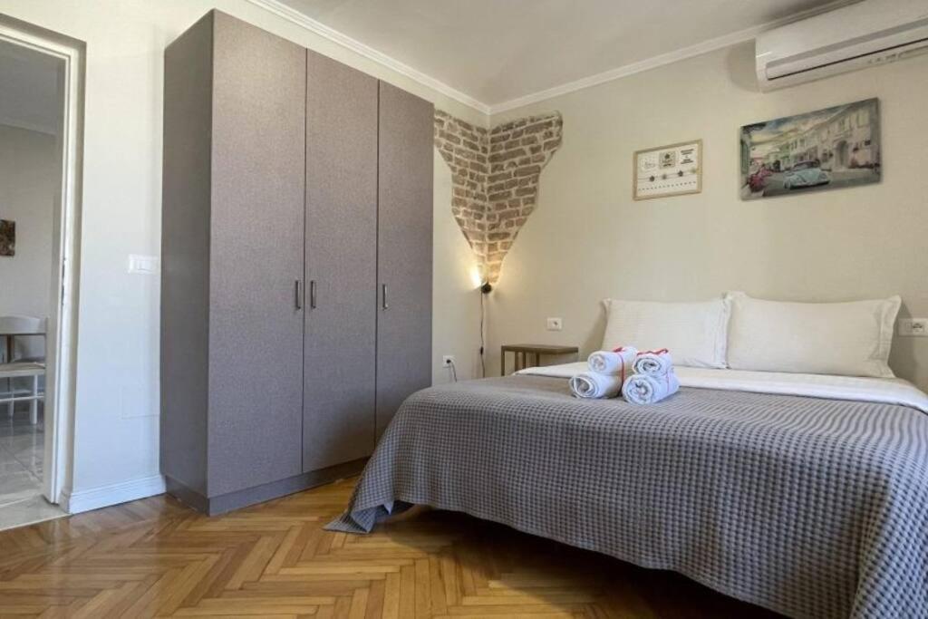Apartament M. Shyri Str.1 *