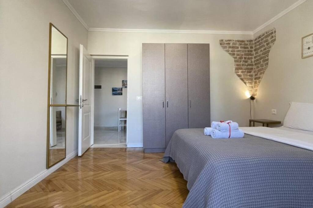 M. Shyri Str.1 Apartament *